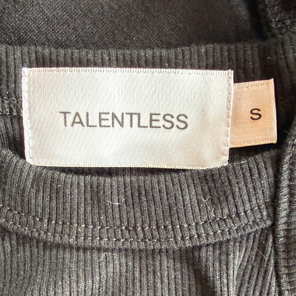 TALENTLESS Black Ribbed Crop Top - Picture 4 of 4